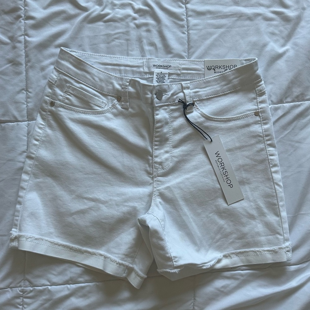 Workshop Modern Fit Shorts